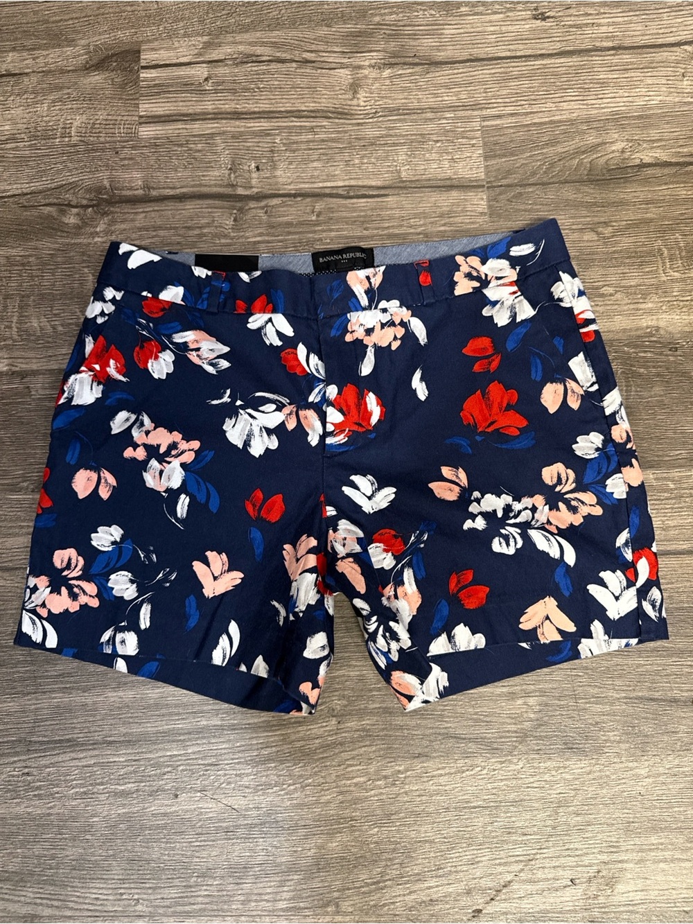 Banana Republic Navy Floral 5” Shorts Size 8 NWT - Picture 3 of 8
